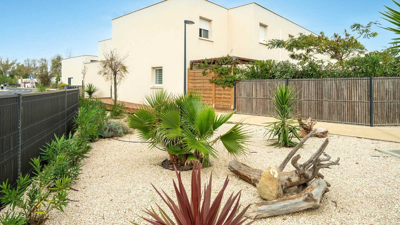 Photo of Outdoor in Serignan