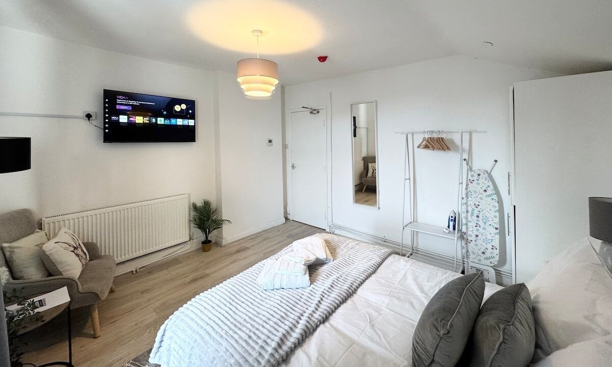 Photo of Bedroom in Barry