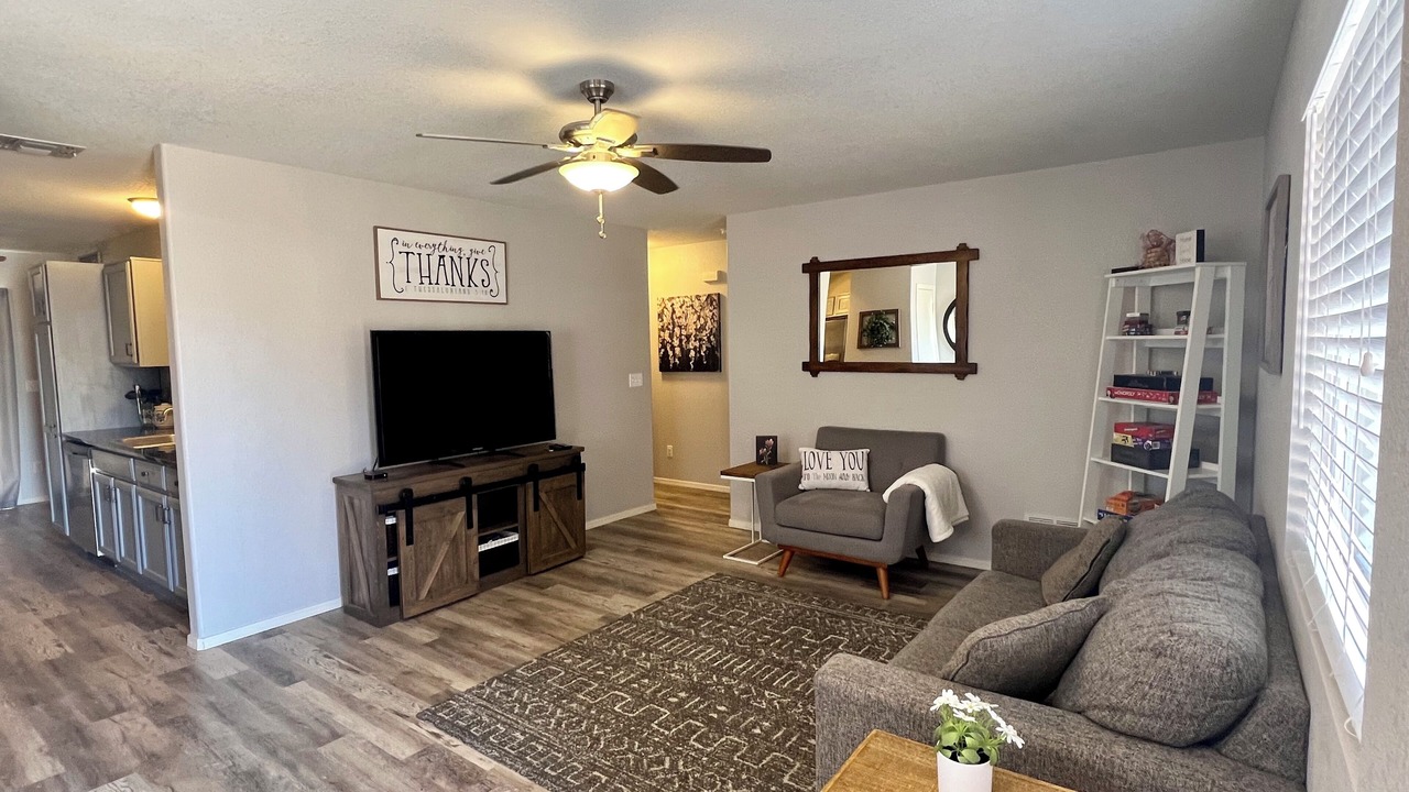 Photo of Livingroom in Harrison East South
