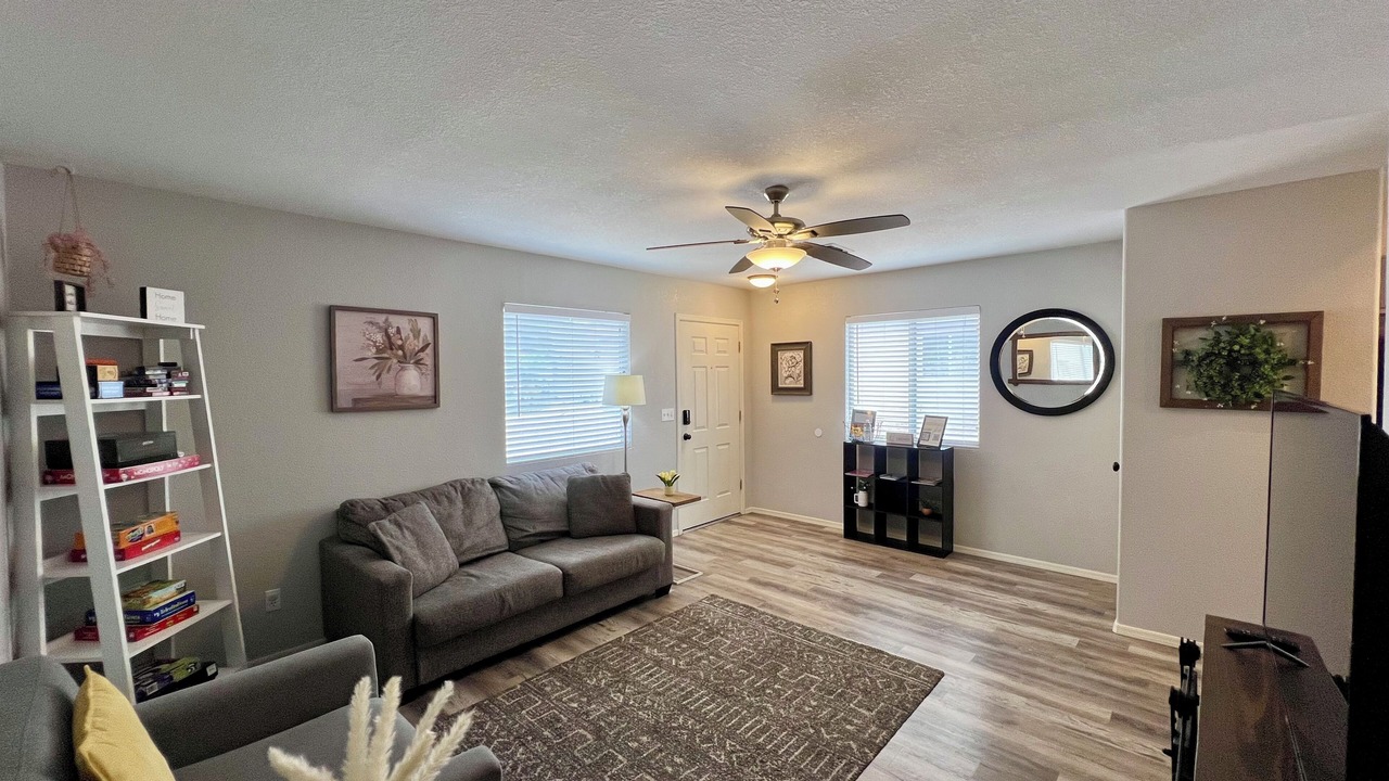 Photo of Livingroom in Harrison East South