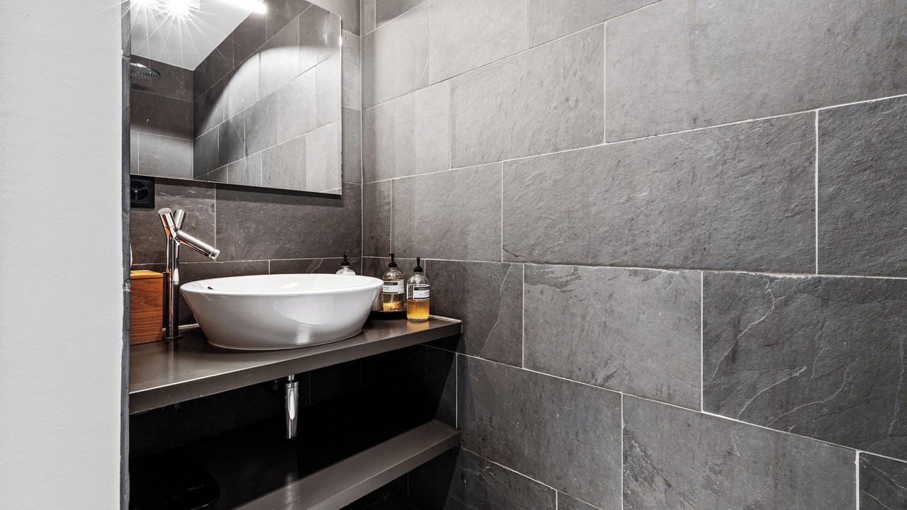 Photo of Bathroom in Vex