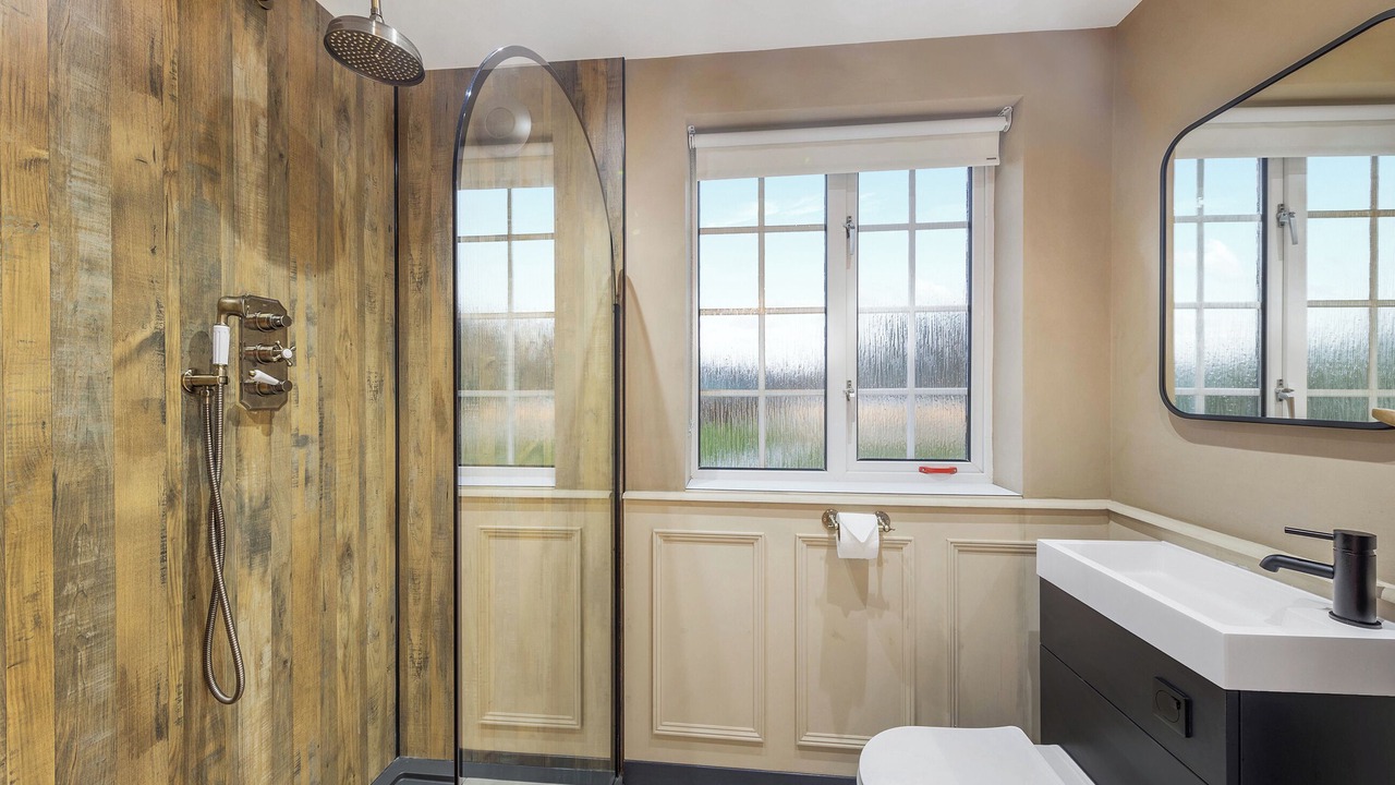 Photo of Bathroom in Borth