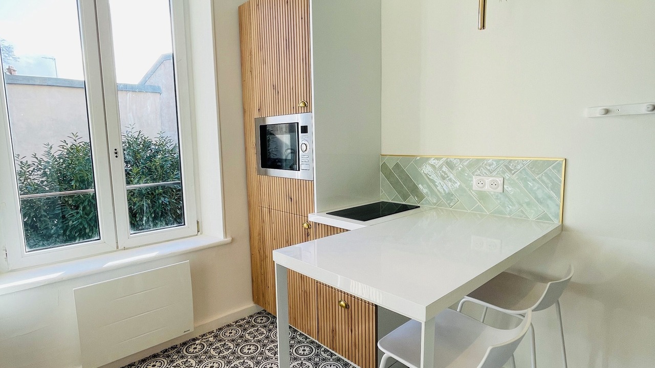 Photo of Kitchen in Poincare - Foch - Anatole France - Croix de Bourgogne