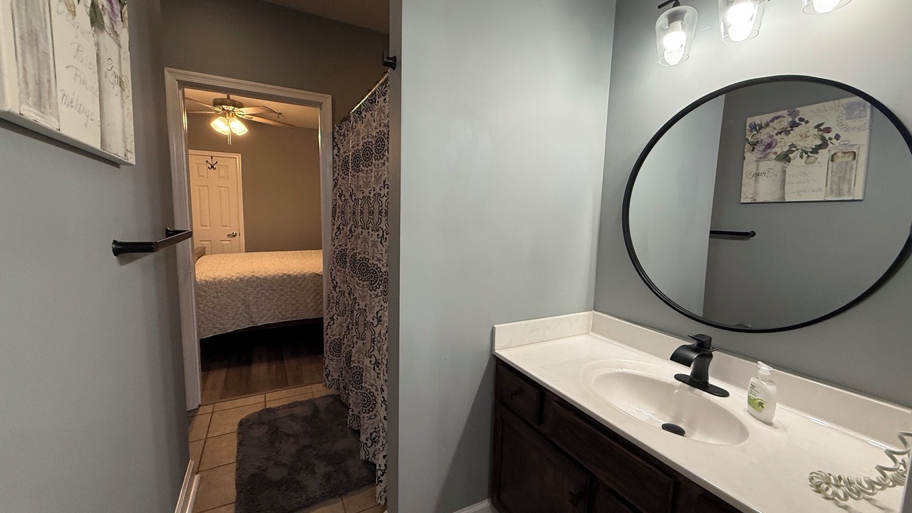 Photo of Bathroom in Huddleston