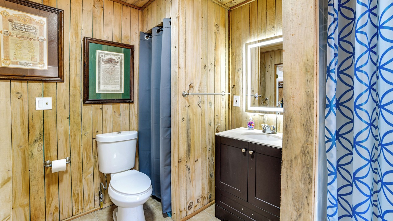 Photo of Bathroom in Long Eddy