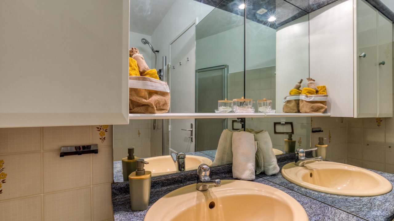 Photo of Bathroom in Le Grau-Du-Roi