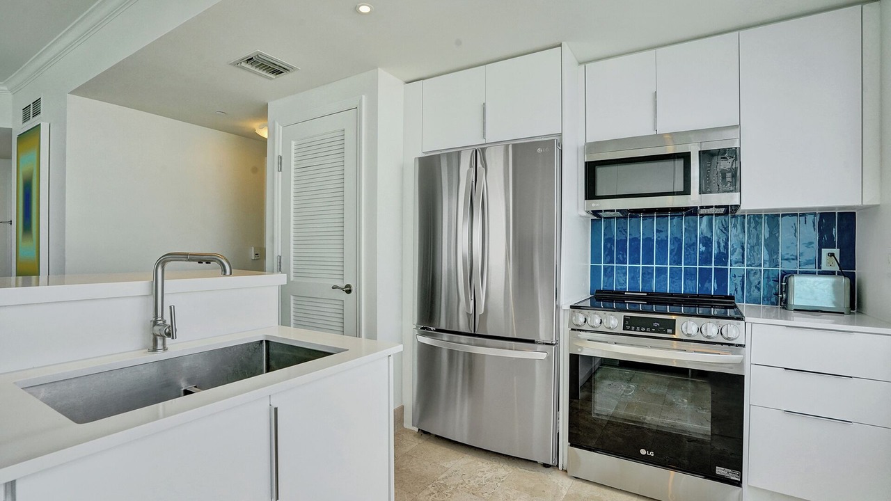 Photo of Kitchen in Mid Beach