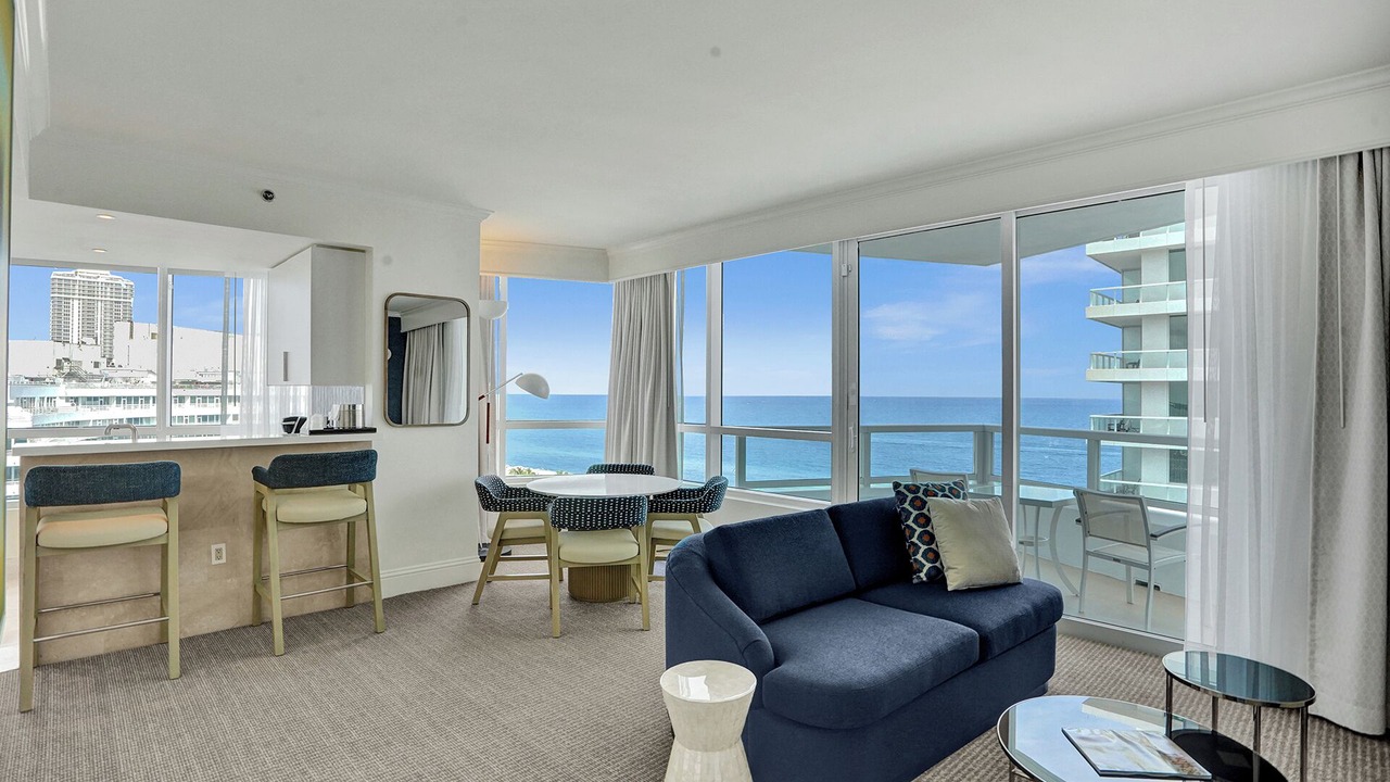Photo of Livingroom in Mid Beach