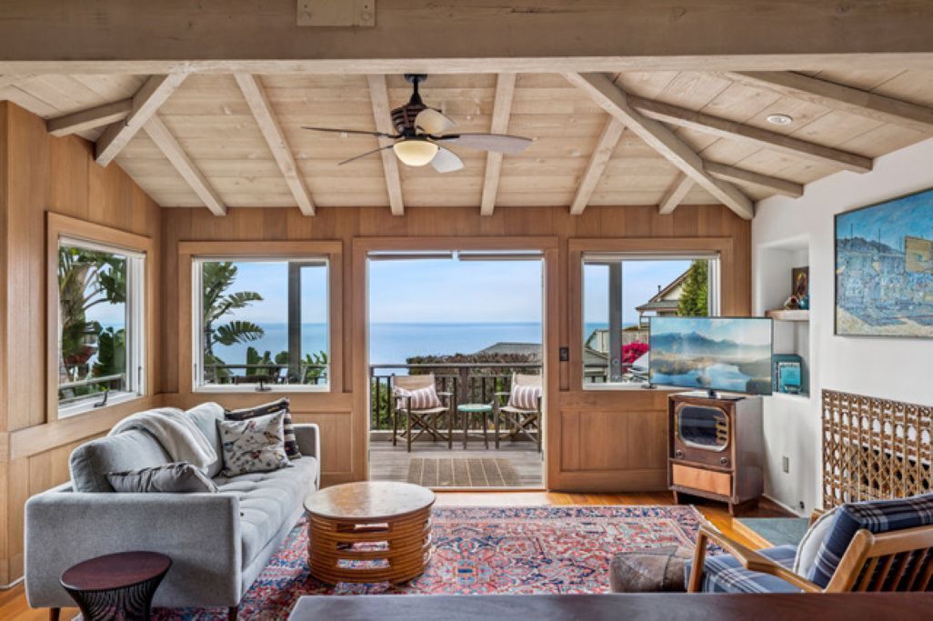 Photo of Livingroom in Three Arch Bay