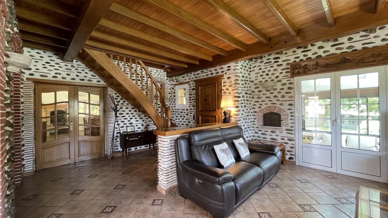 Photo of Others in Lasclaveries