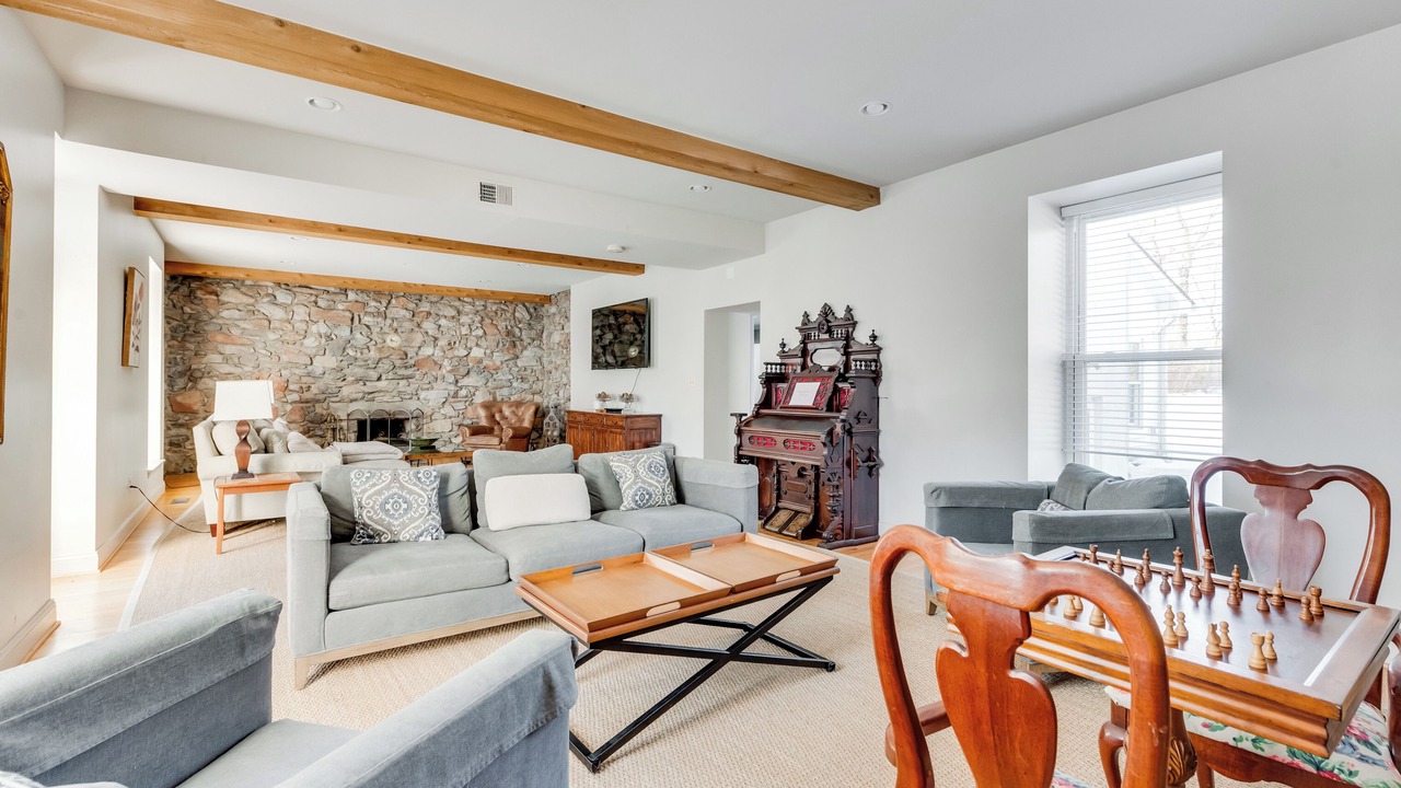 Photo of Bedroom in Lakeview
