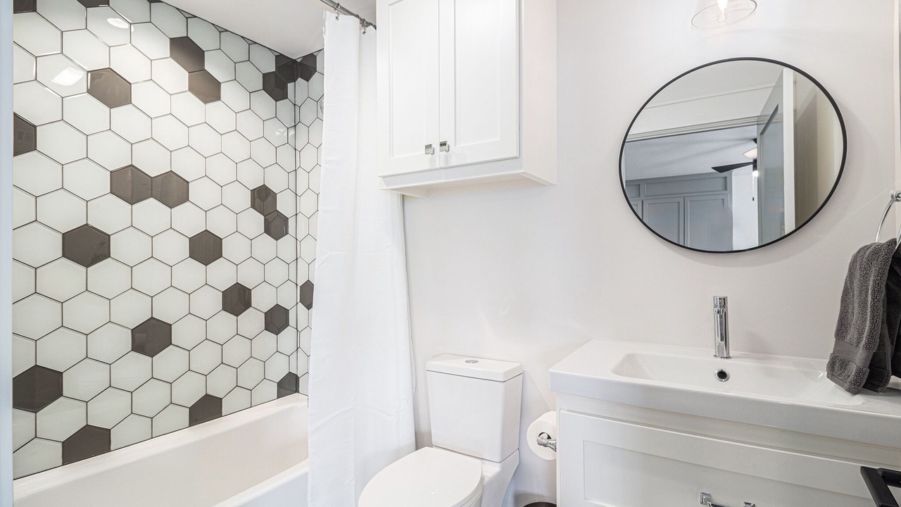Photo of Bathroom in Willow Meadows/Willowbend Area