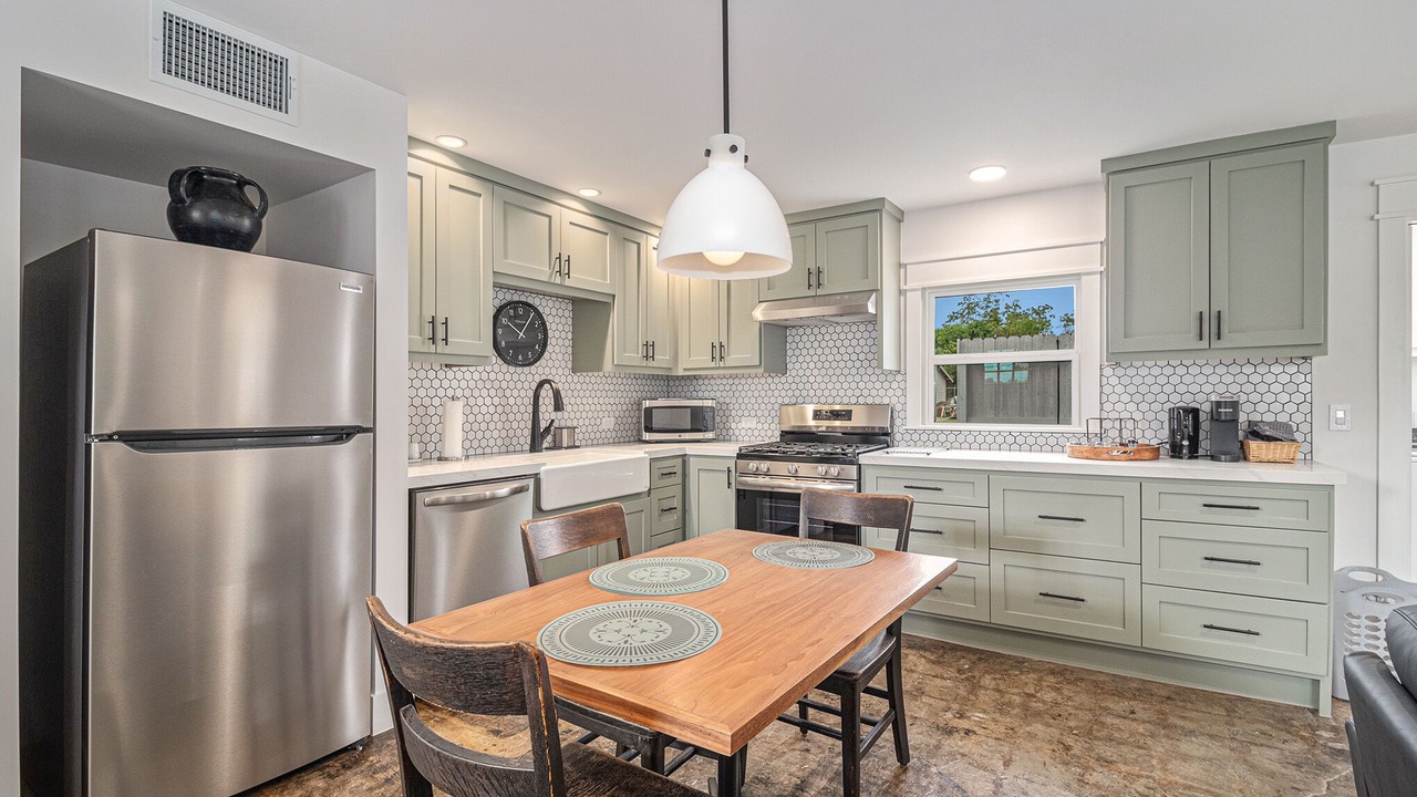 Photo of Kitchen in Willow Meadows/Willowbend Area