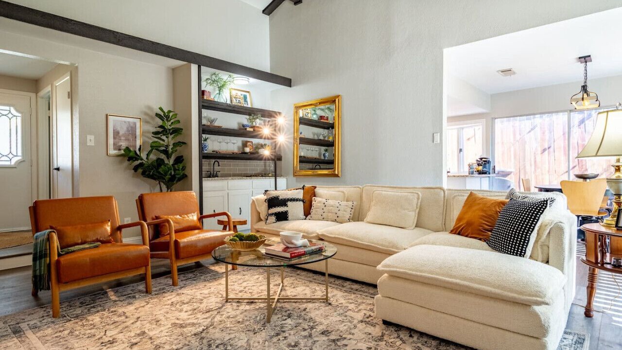 Photo of Livingroom in Addison