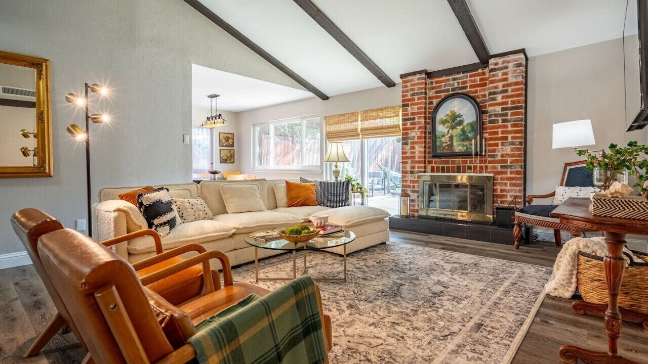 Photo of Livingroom in Addison