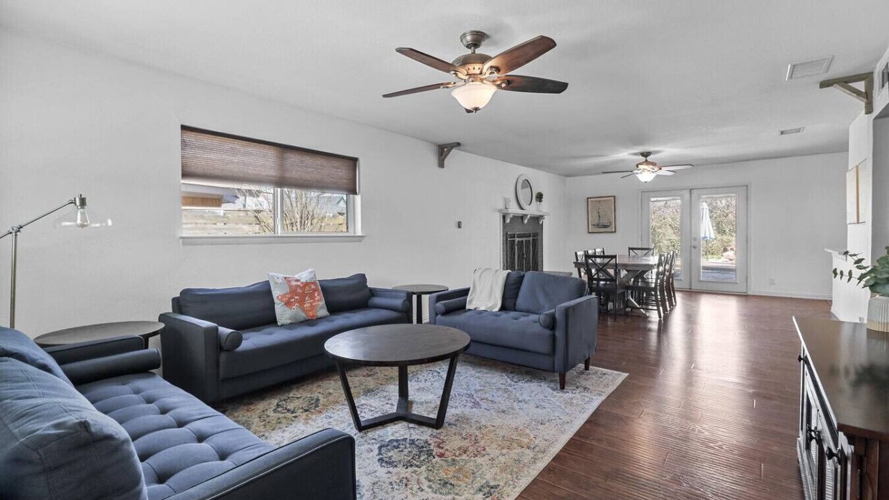 Photo of Livingroom in Richardson