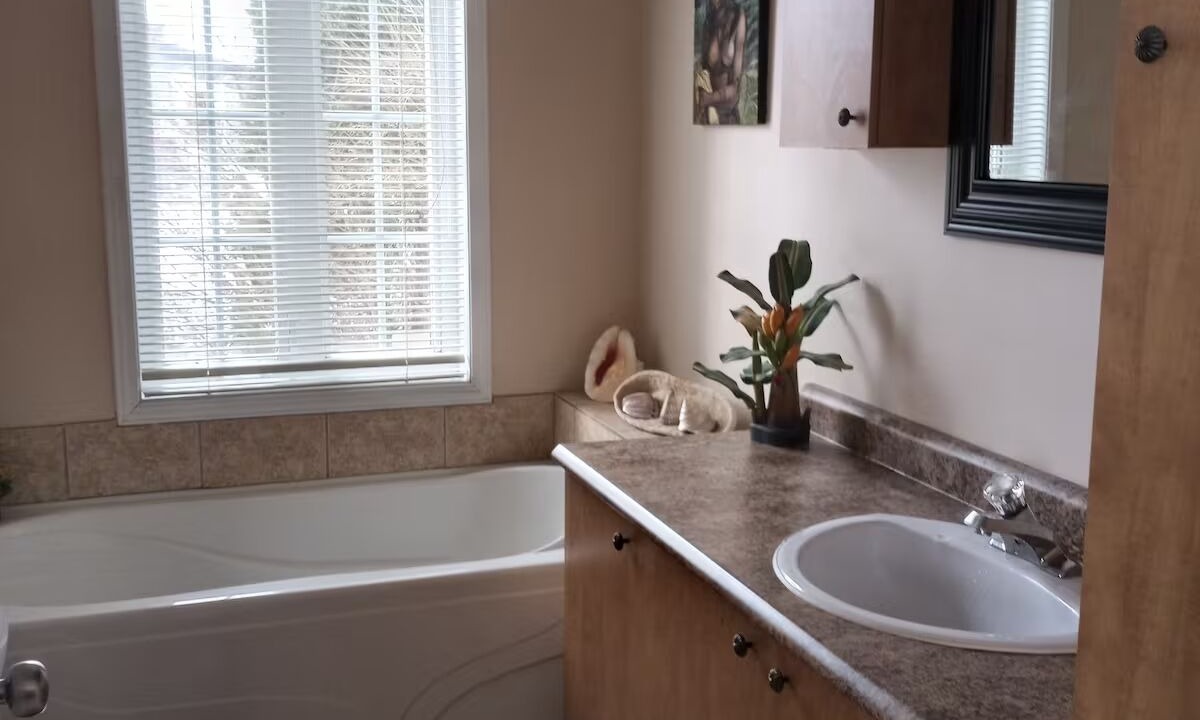 Photo of Bathroom in Rock Forest