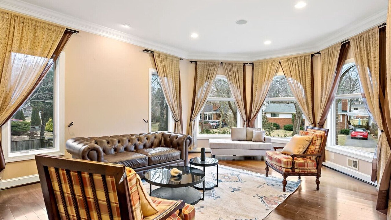 Photo of Livingroom in McLean