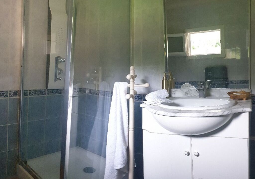 Photo of Bathroom in Puygaillard-de-Quercy