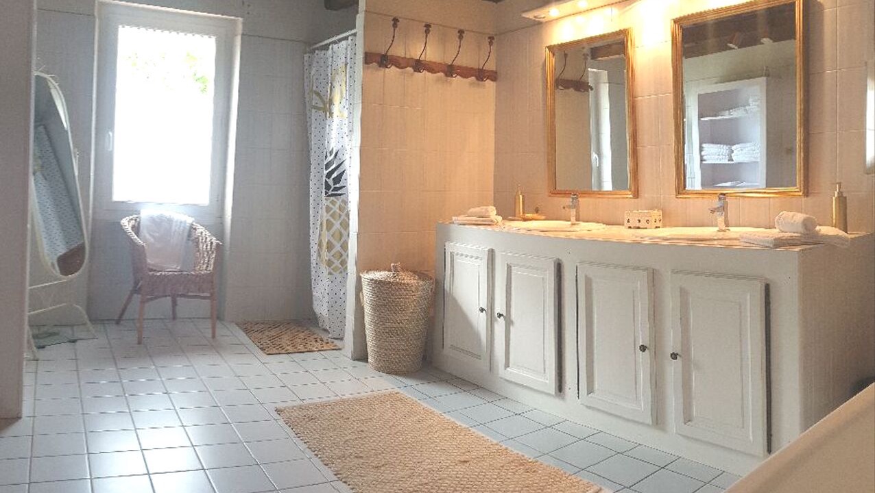 Photo of Bathroom in Puygaillard-de-Quercy