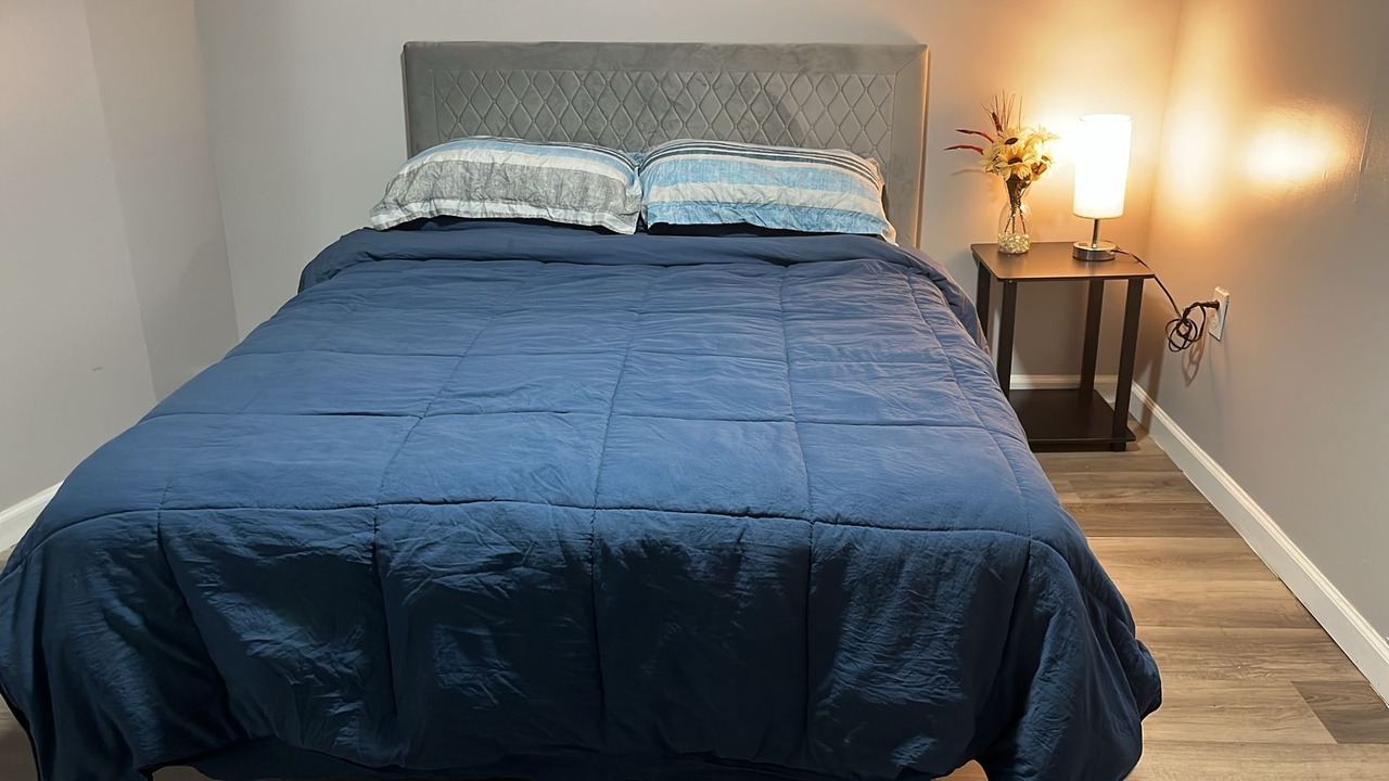 Photo of Bedroom in Newark