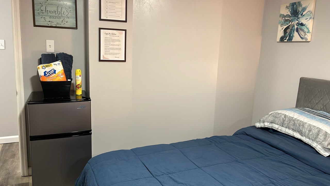 Photo of Bedroom in Newark
