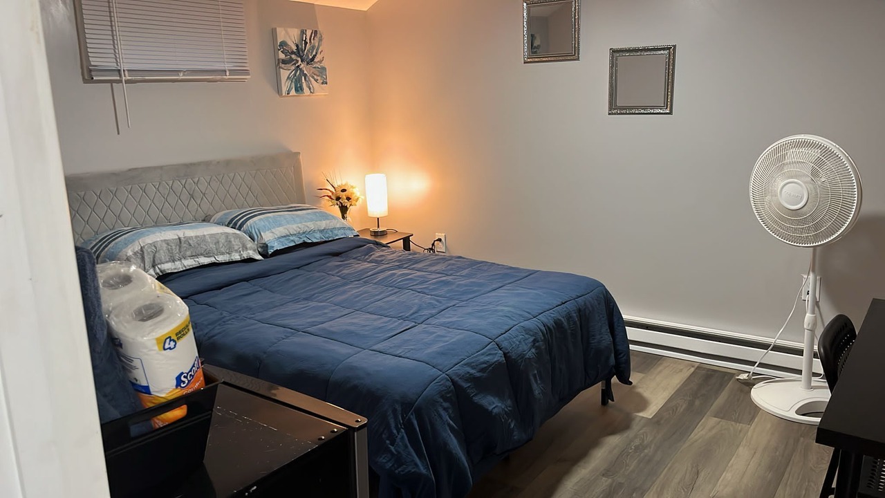 Photo of Bedroom in Newark