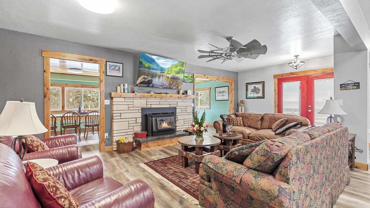 Photo of Livingroom in Bayview