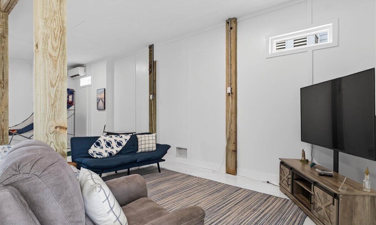 Photo of Livingroom in Ocean Isle Beach
