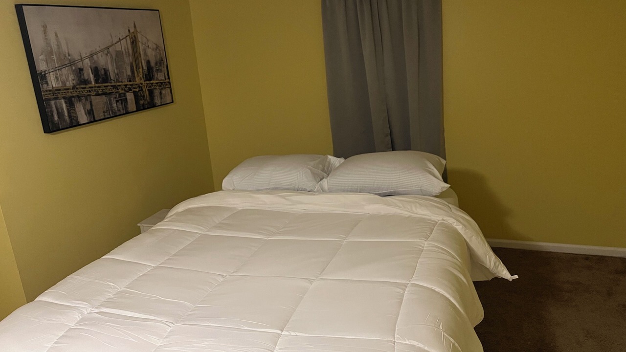 Photo of Bedroom in Lansing
