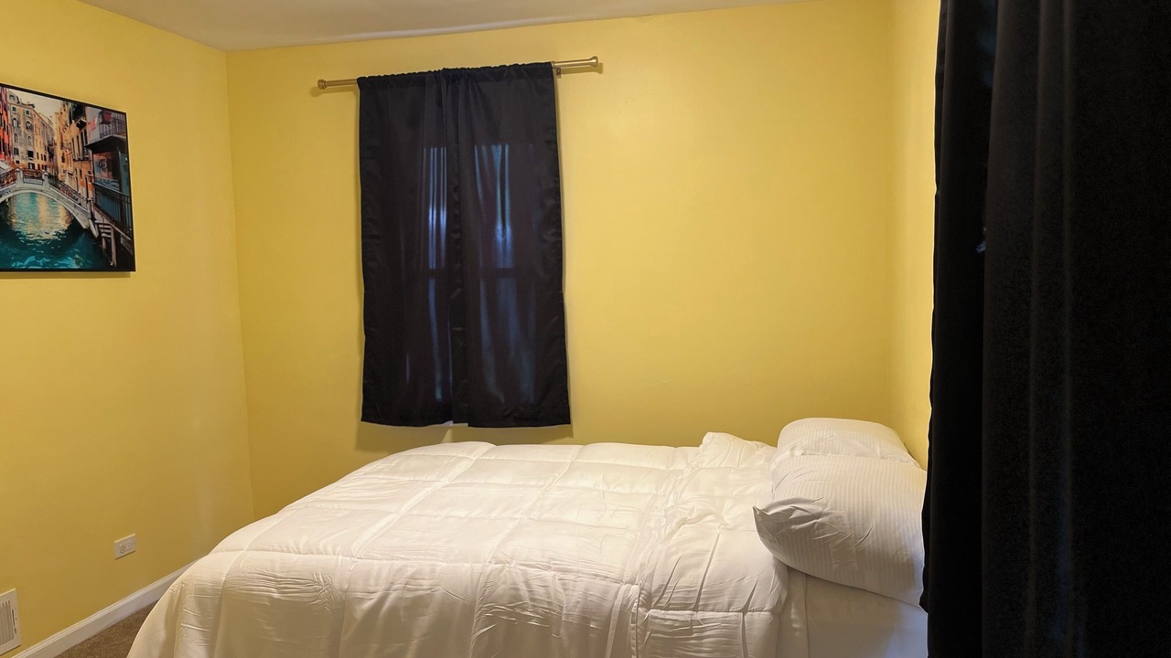 Photo of Bedroom in Lansing