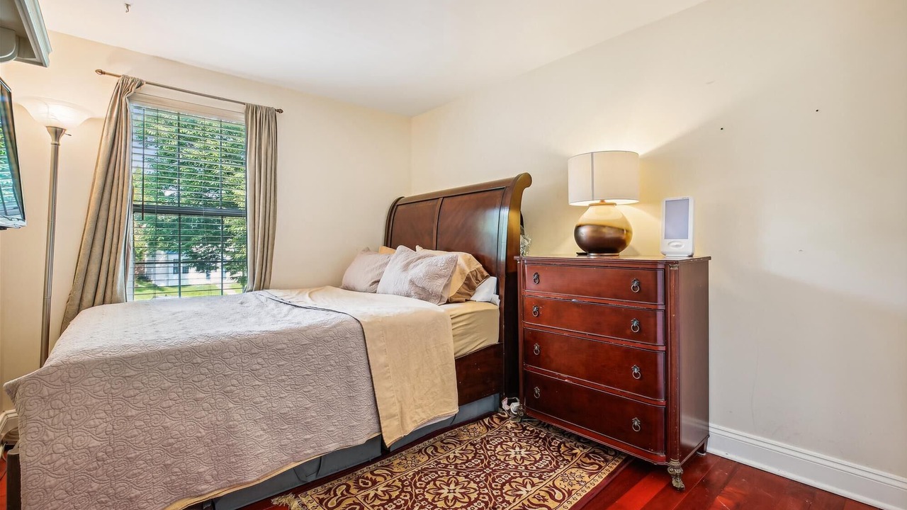 Photo of Bedroom in Aspen Hill