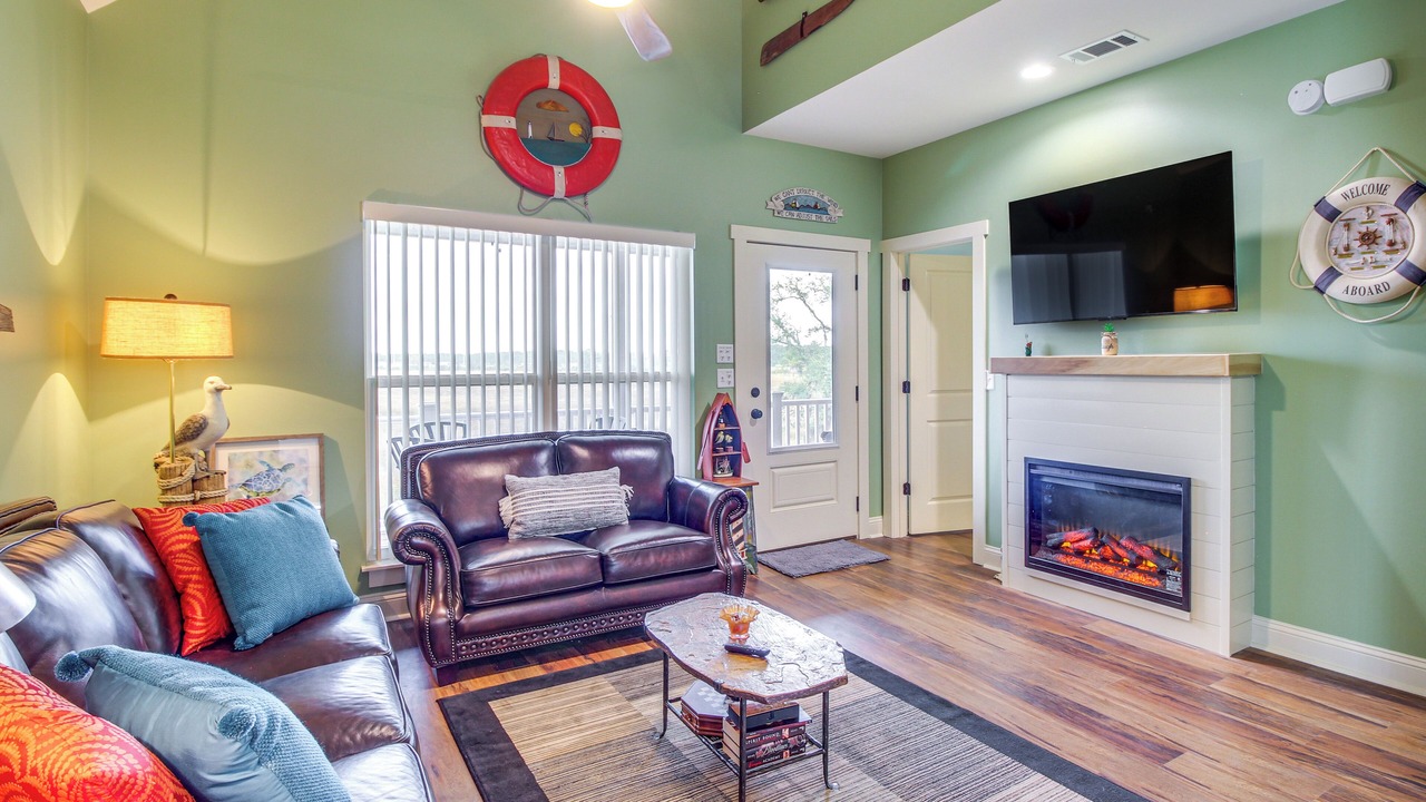 Photo of Livingroom in Midway
