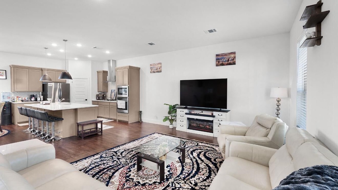 Photo of Livingroom in Rowlett