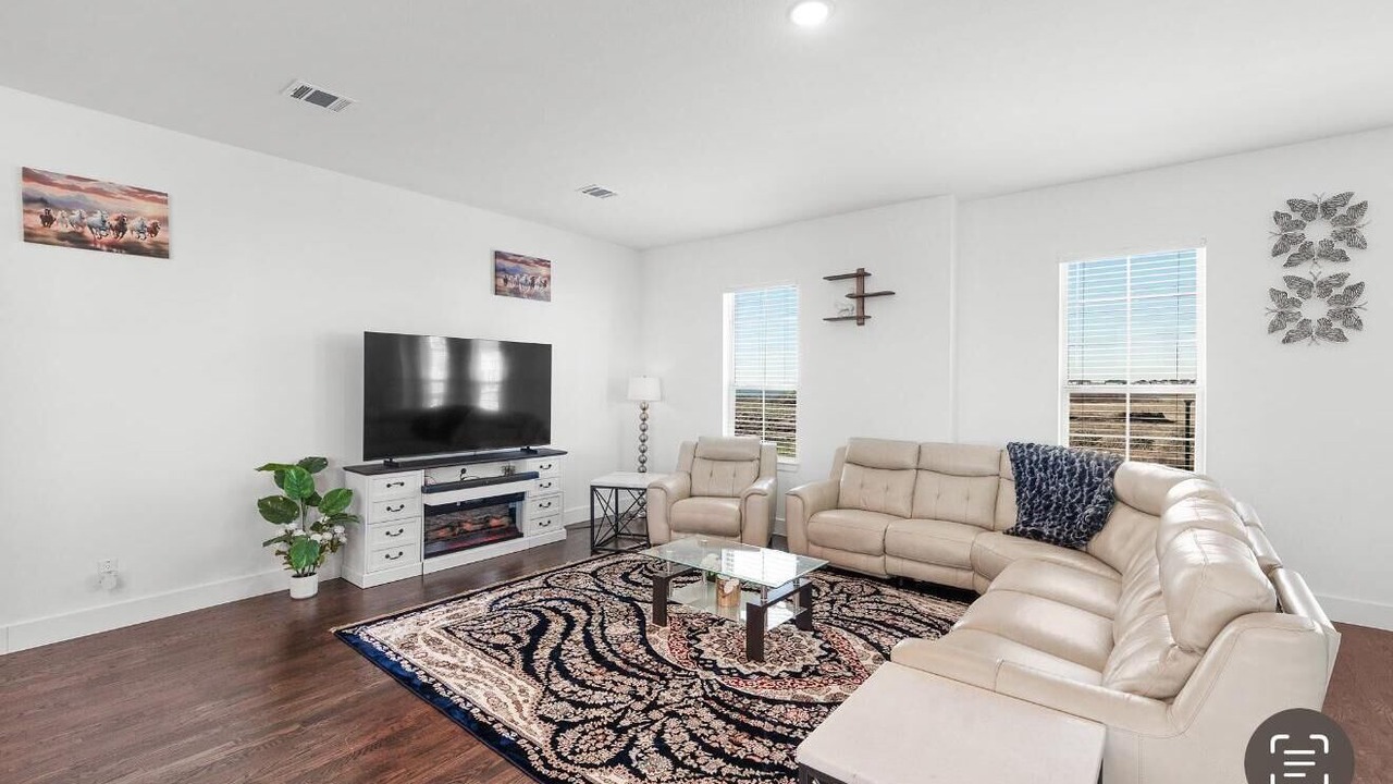 Photo of Livingroom in Rowlett