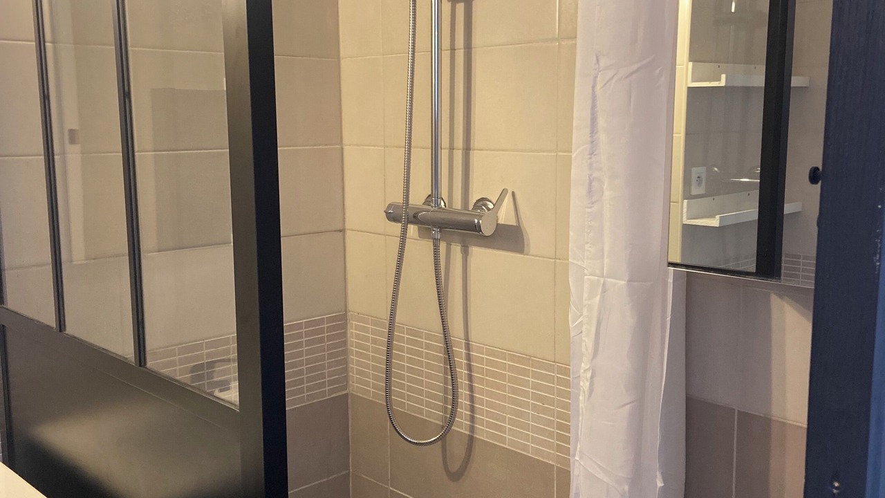 Photo of Bathroom in Residence Las Rebes Batiment