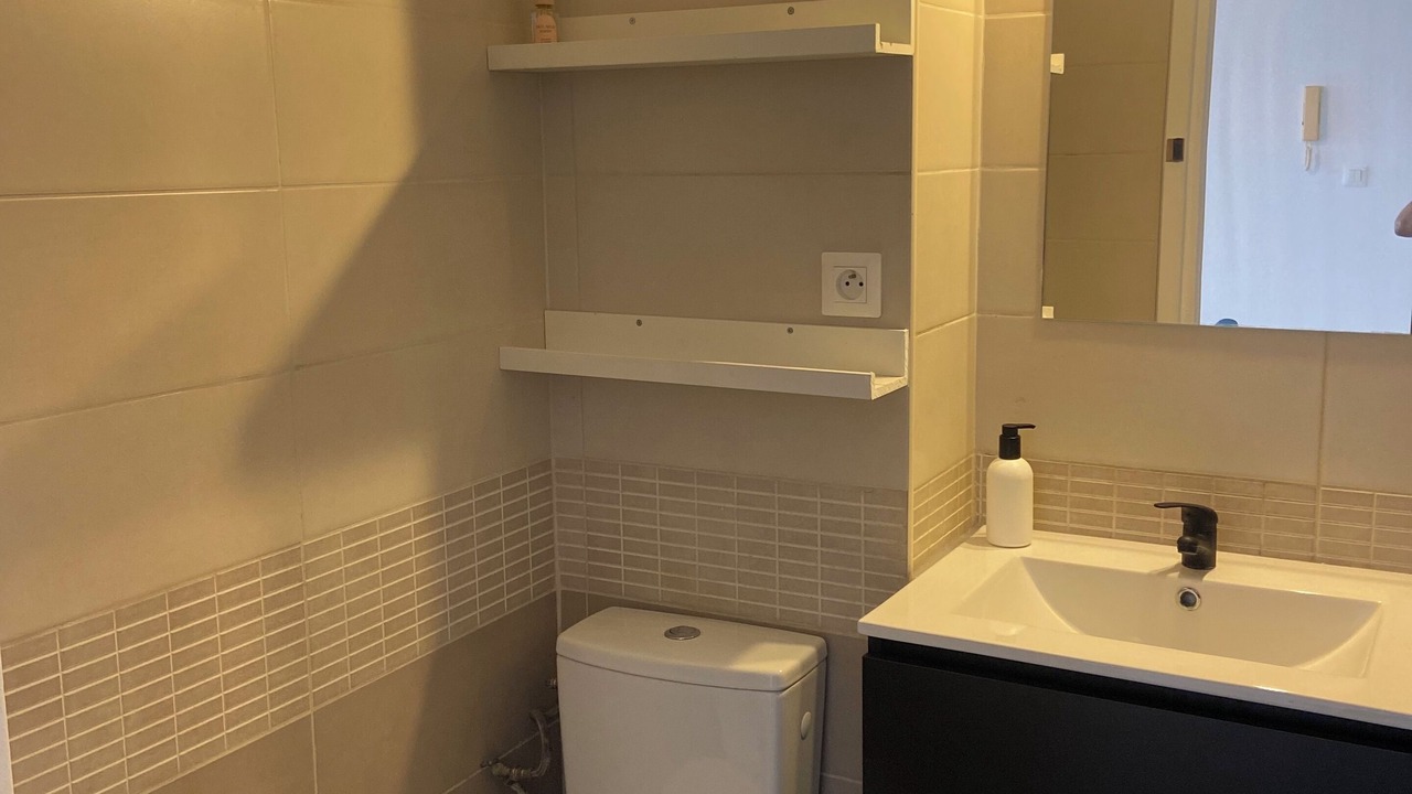 Photo of Bathroom in Residence Las Rebes Batiment
