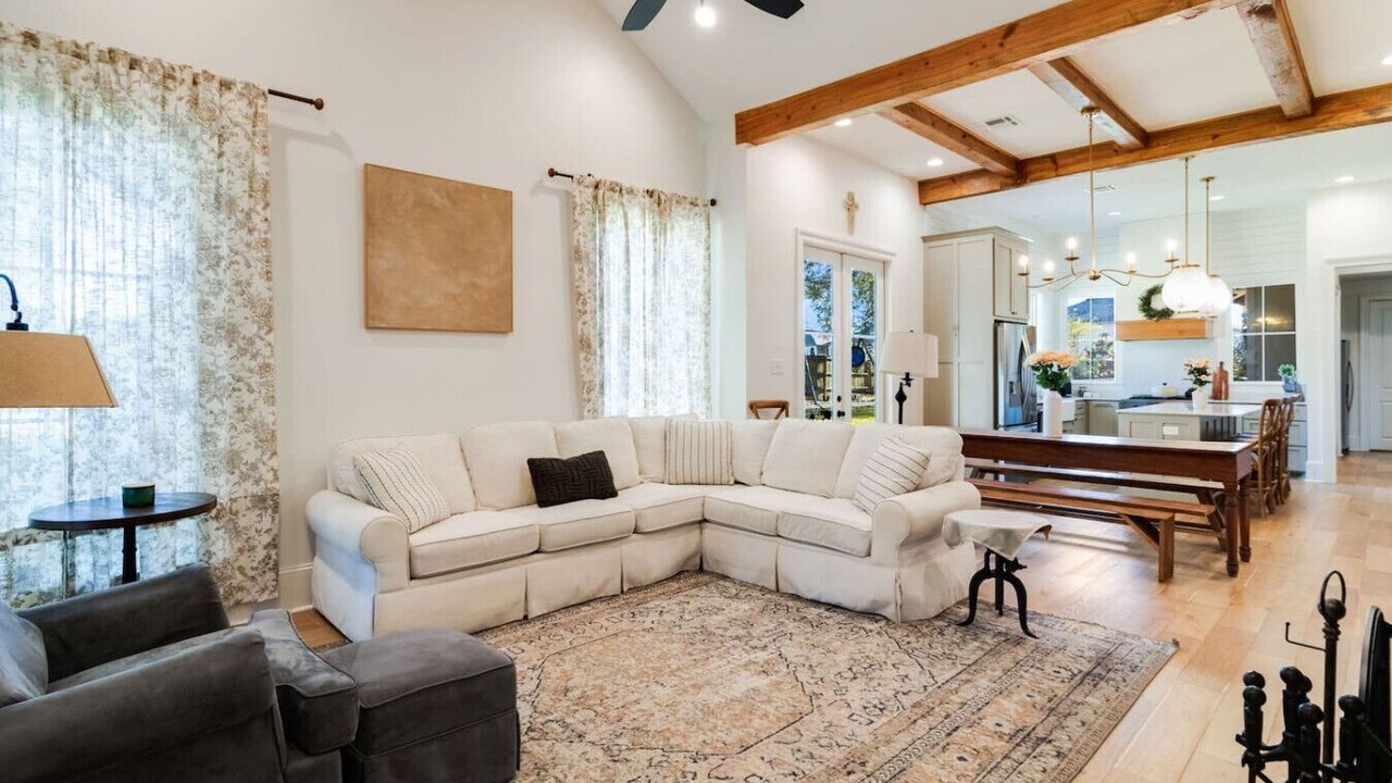 Photo of Livingroom in Lafayette