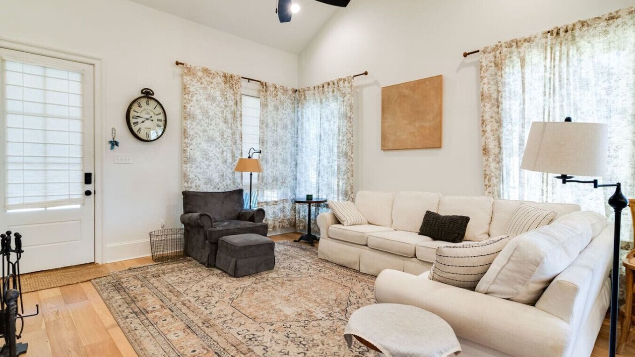 Photo of Livingroom in Lafayette