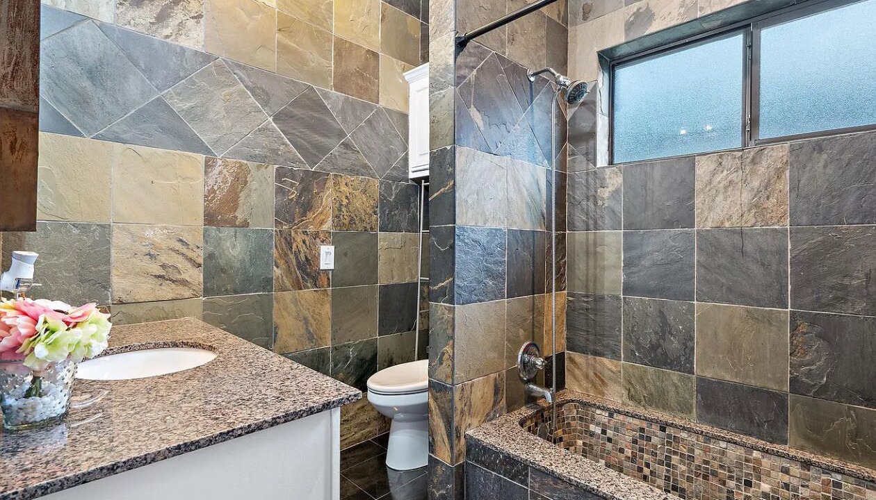 Photo of Bathroom in North Central Carrollton