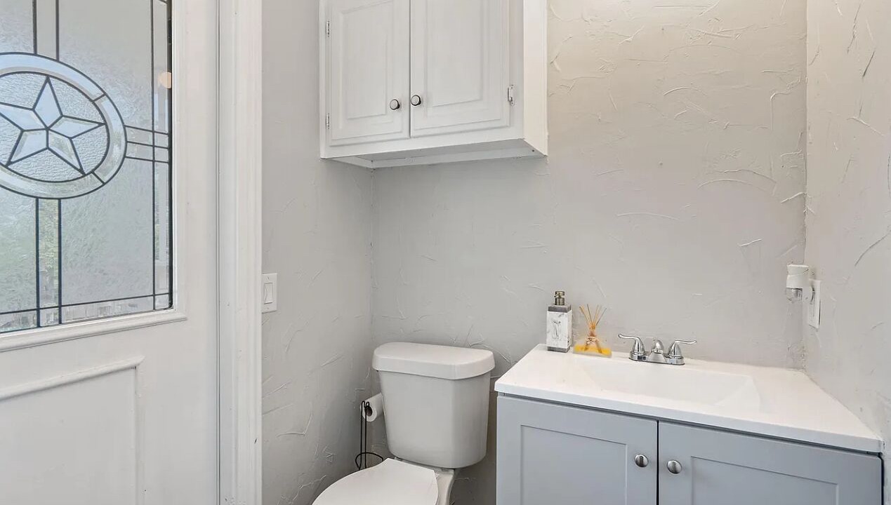 Photo of Bathroom in North Central Carrollton