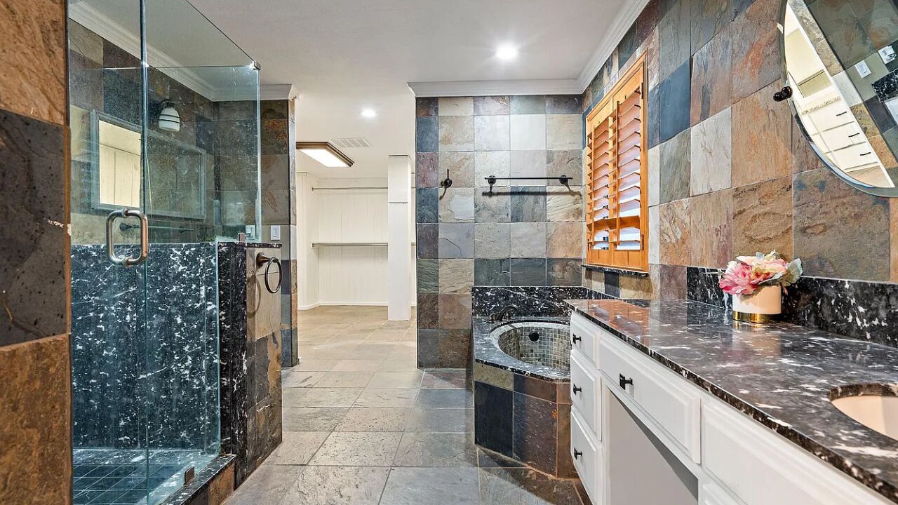Photo of Bathroom in North Central Carrollton