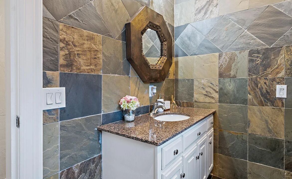 Photo of Bathroom in North Central Carrollton