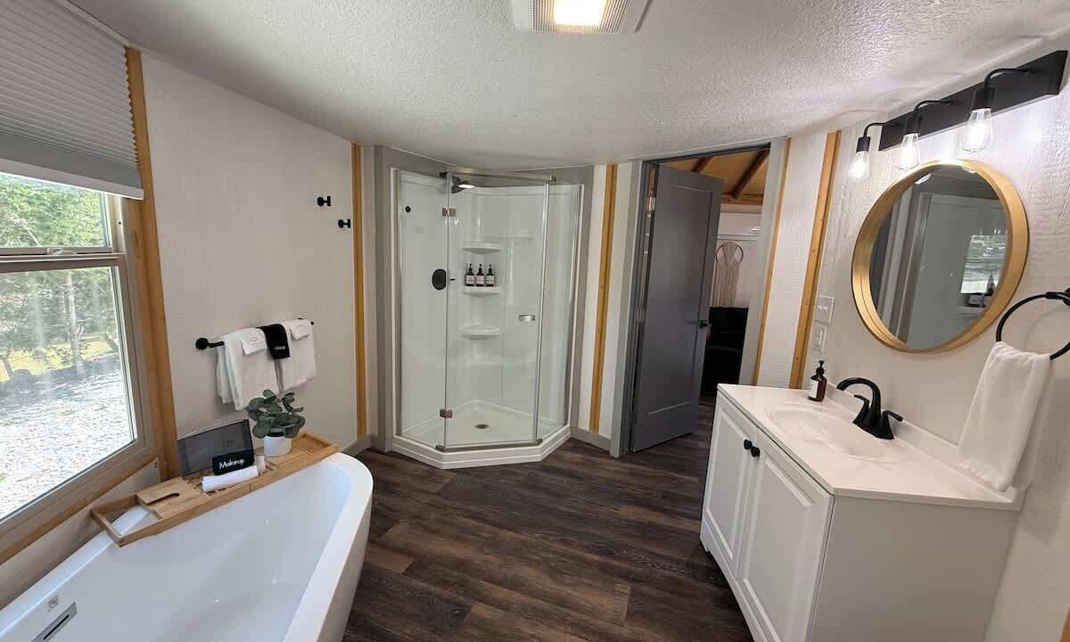 Photo of Bathroom in Canyon Lake