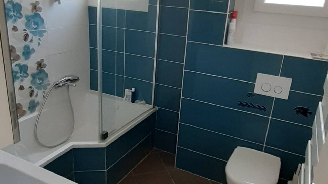 Photo of Bathroom in Pont Rousseau