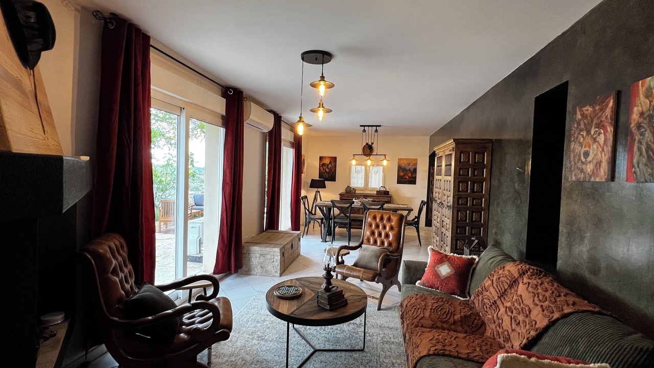 Photo of Livingroom in Bessas