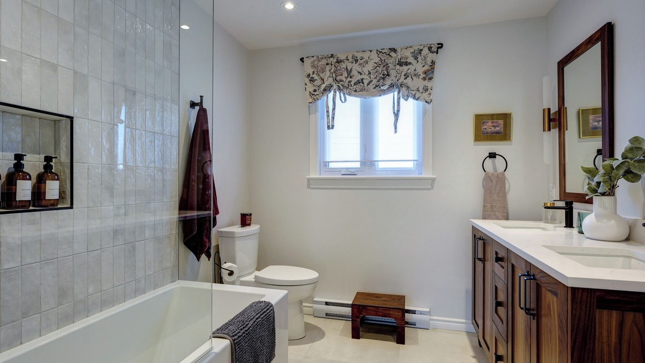 Photo of Bathroom in Mont-St-Hilaire