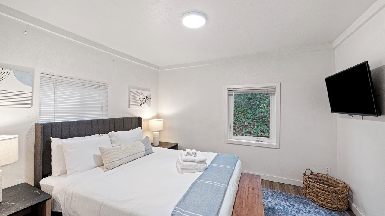 Photo of Bedroom in West Hills