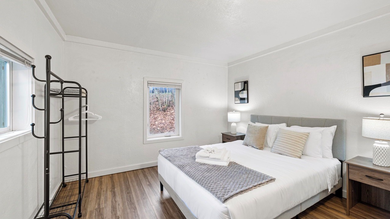 Photo of Bedroom in West Hills