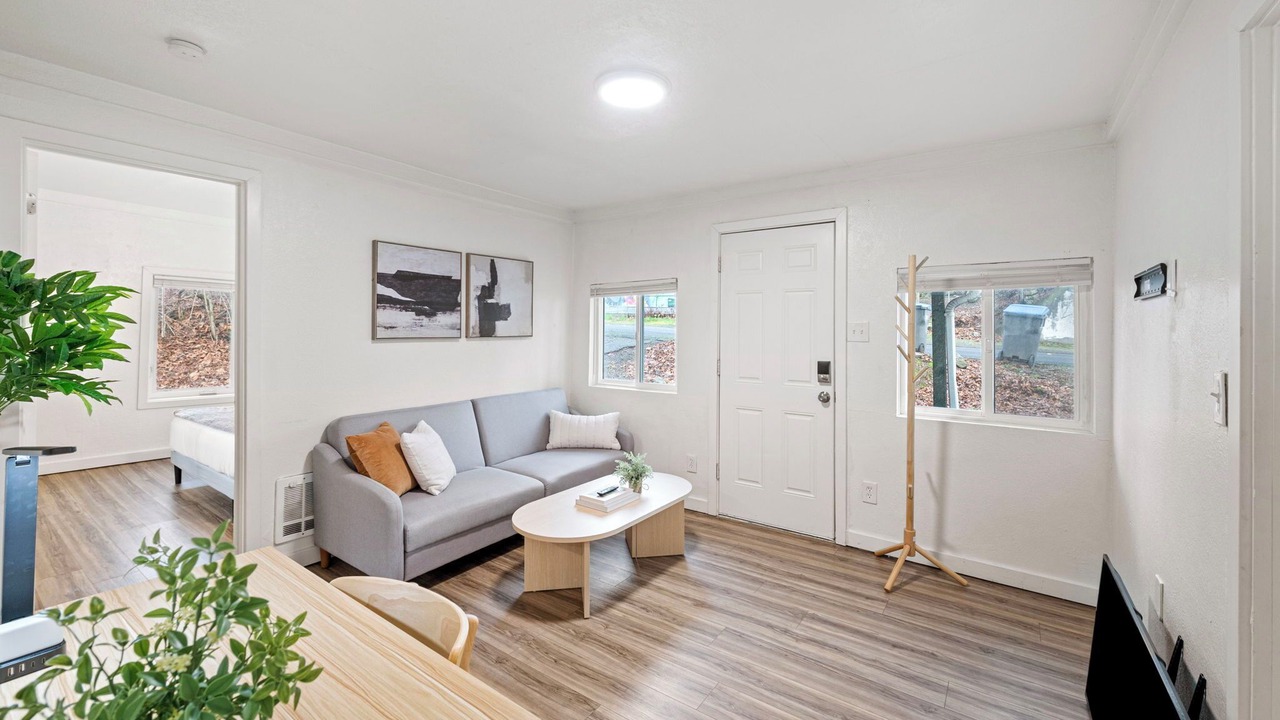 Photo of Livingroom in West Hills